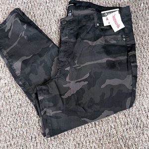Camo ankle pants, NWT, size 22